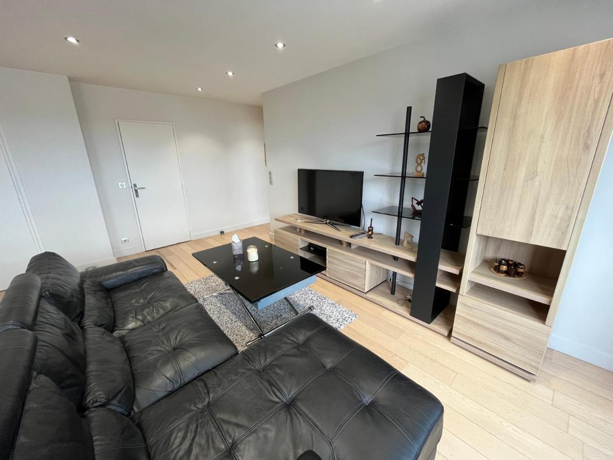 Le Richelieu Apartment Courbevoie Bagian luar foto
